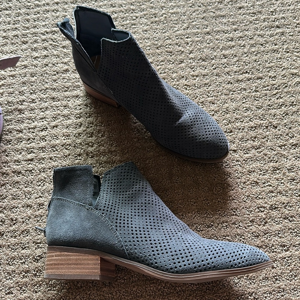 Crown Vintage ankle booties